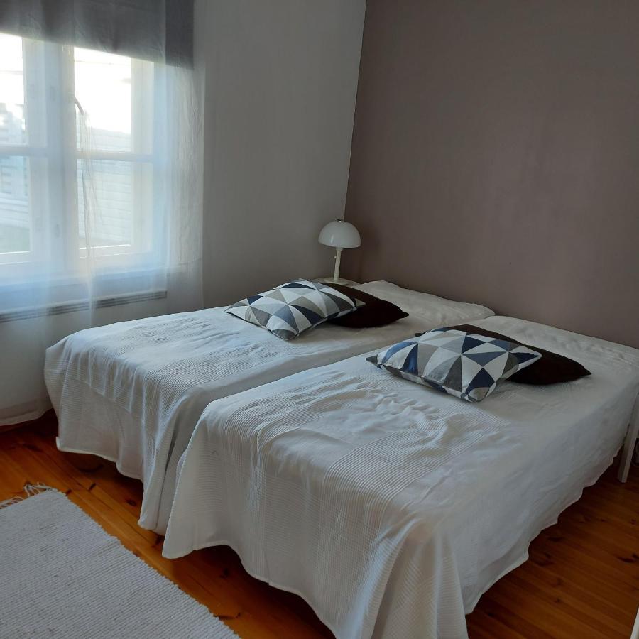 Hotel Piispan Majatalo, Pieni Erillistalo Porvoo Esterno foto